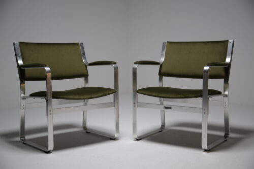 A Pair Of Olive Green Karl Erik Ekselius office chairs. 7