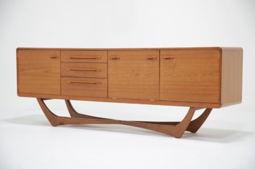 Exquisite Vintage Teak Sideboard by Beithcraft Furniture 1