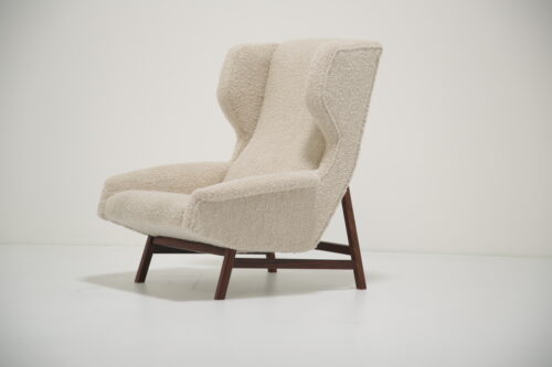 Vintage Sculptural Bouclé Wingback 'Model 877' Armchairs by Gianfranco Frattini for Cassina 1