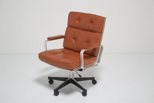 Karl-Erik Ekselius Executive Swivel Office Chair: Model ‘Mondo’ in Cognac Tan Leather for JOC 1